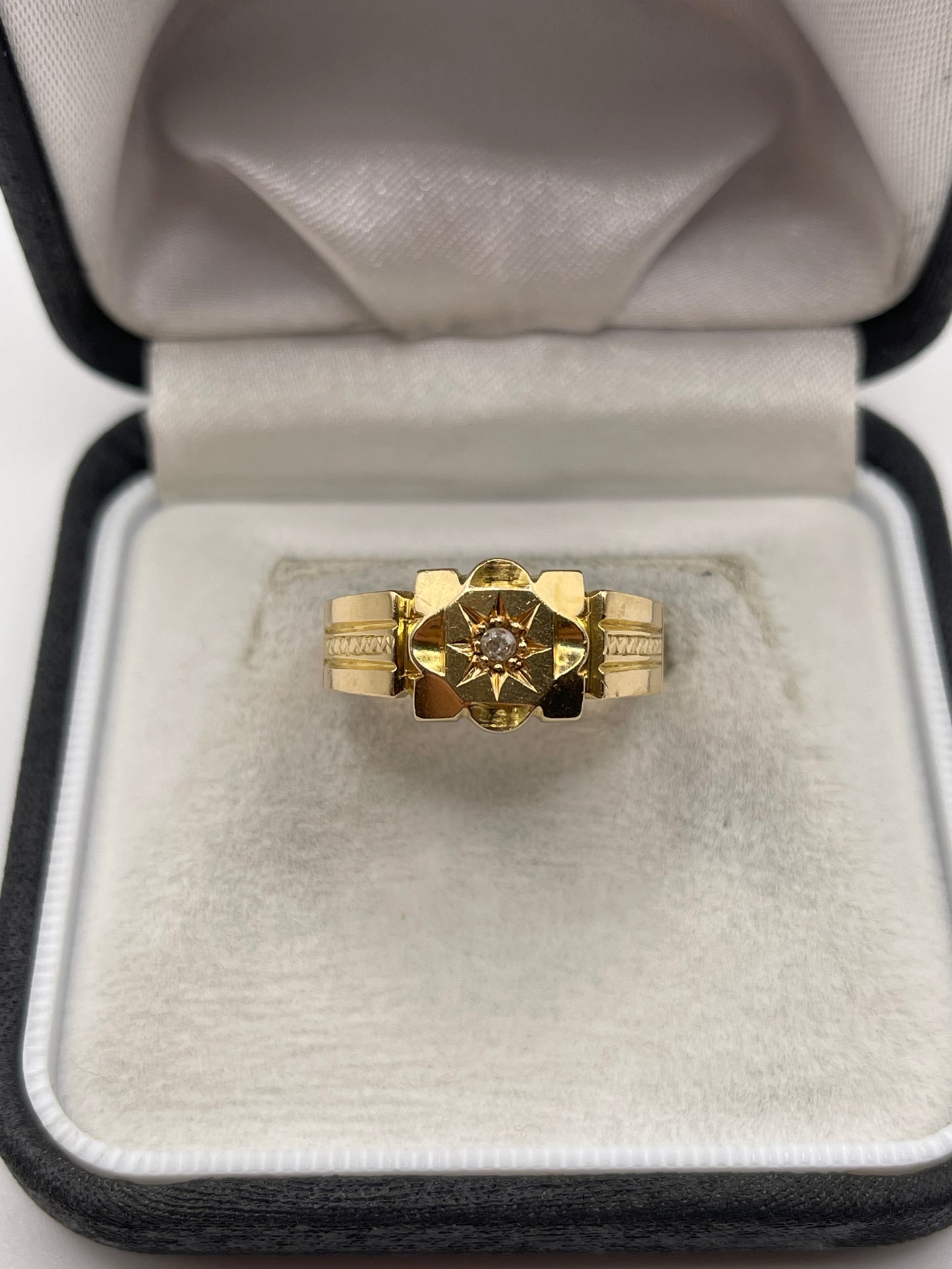 18ct gold diamond signet ring