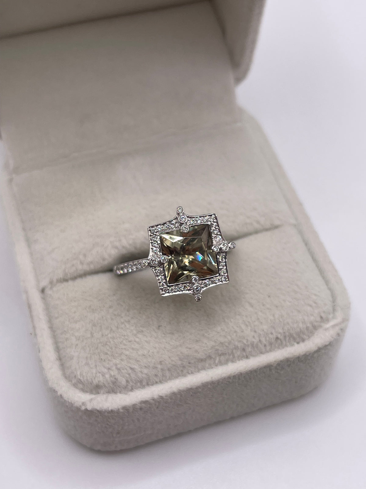 18ct white gold csarite and diamond ring