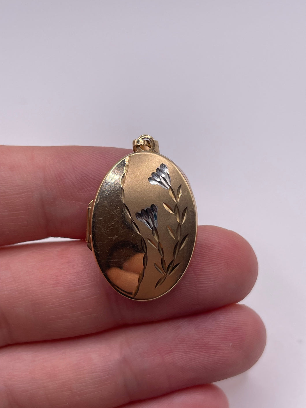 9ct gold locket