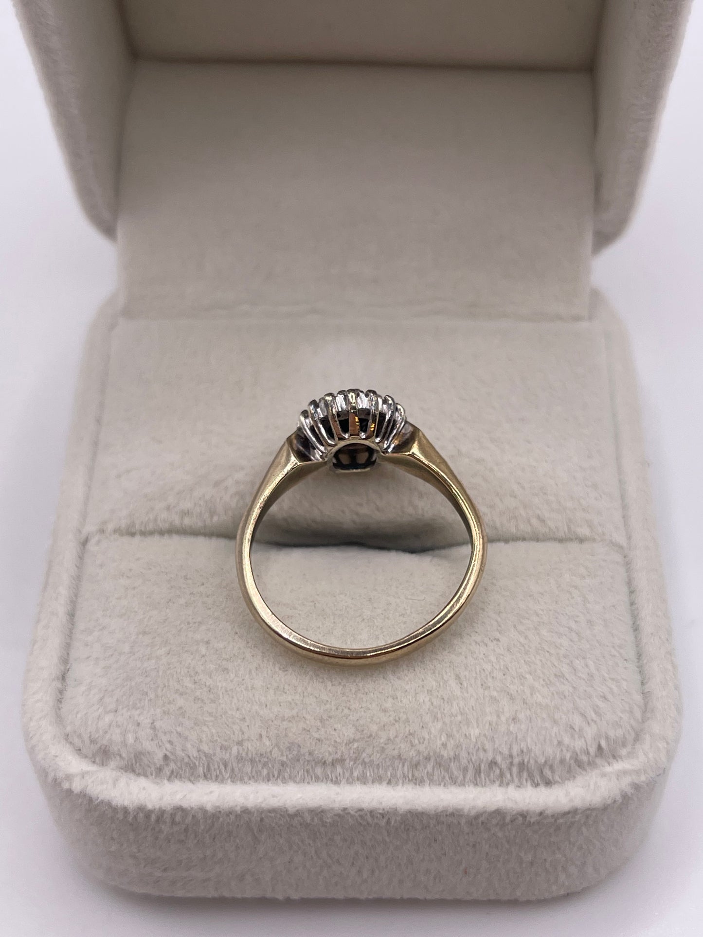 9ct gold sapphire and diamond ring