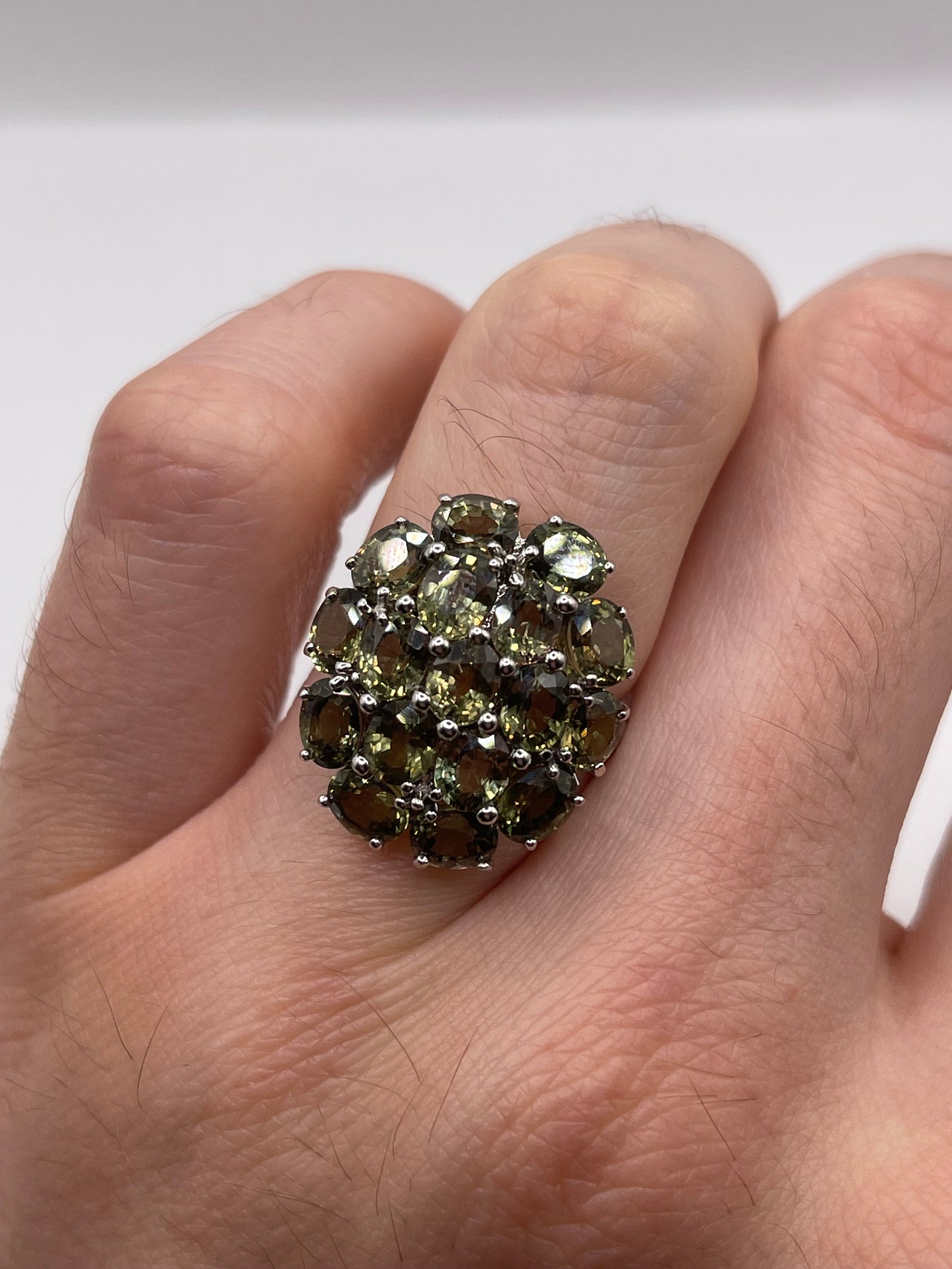 9ct white gold colour change garnet cluster ring