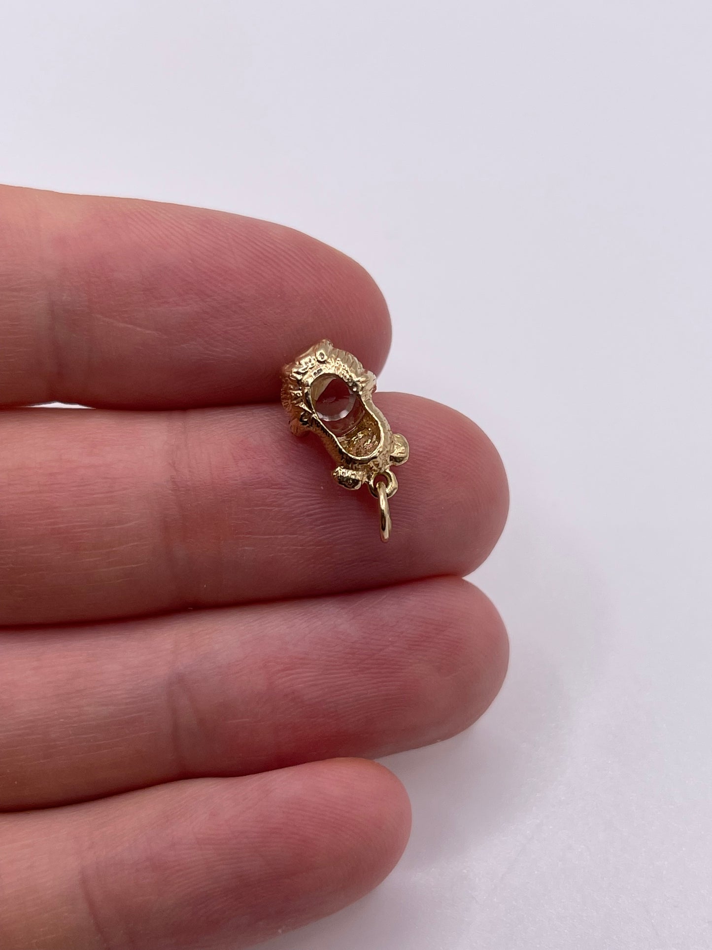 9ct gold crystal bear charm