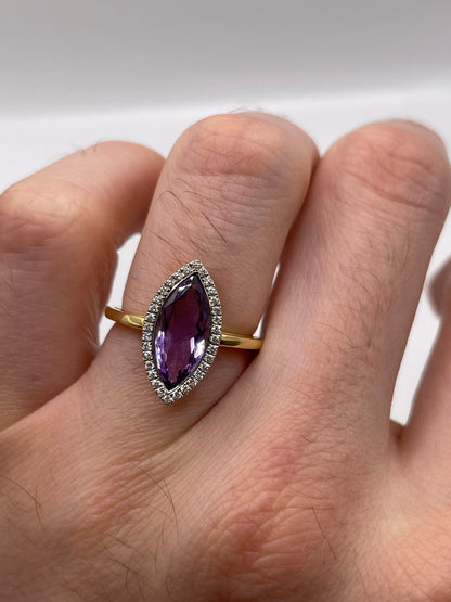 18ct gold amethyst and diamond ring