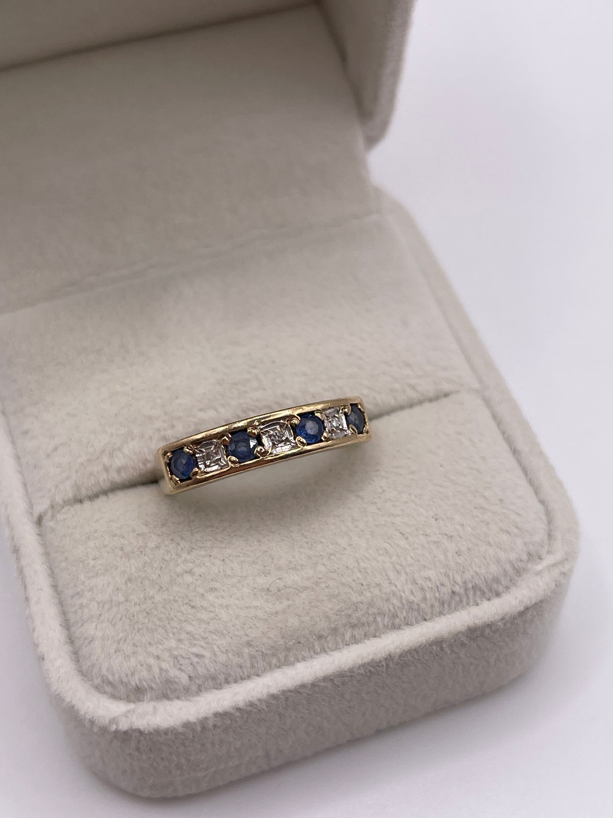 9ct gold sapphire and diamond ring