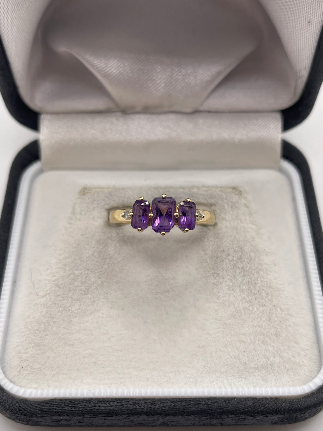 9ct gold amethyst and diamond ring