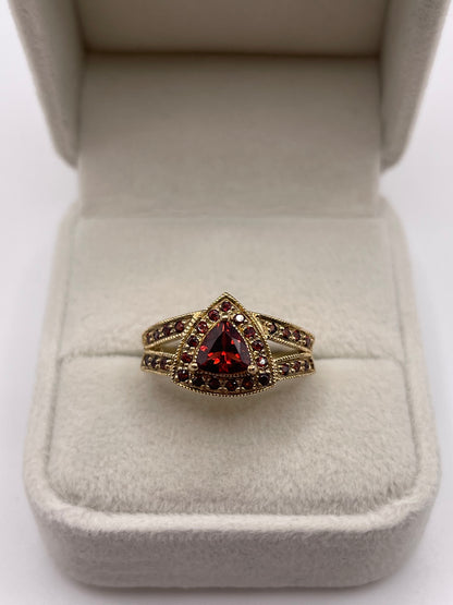 9ct gold garnet cluster ring