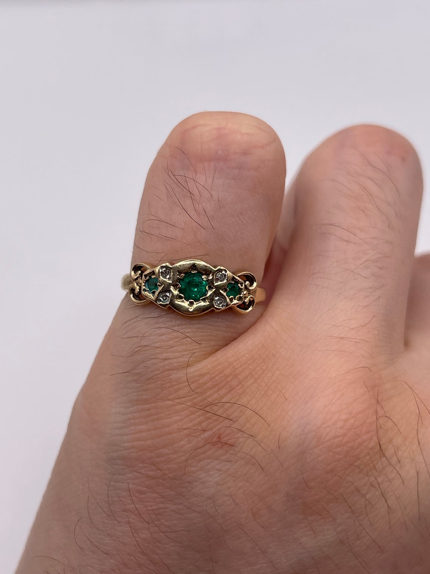 9ct gold green agate and diamond ring