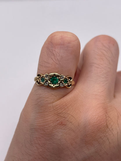 9ct gold green agate and diamond ring