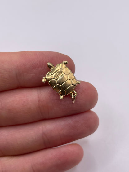 9ct gold turtle charm