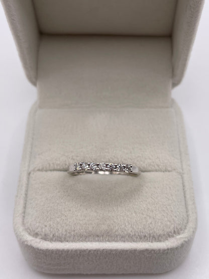 9ct white gold diamond ring