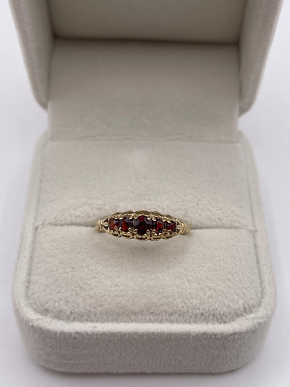 9ct gold garnet ring