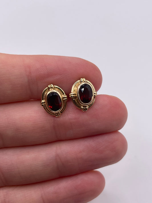 9ct gold garnet earrings