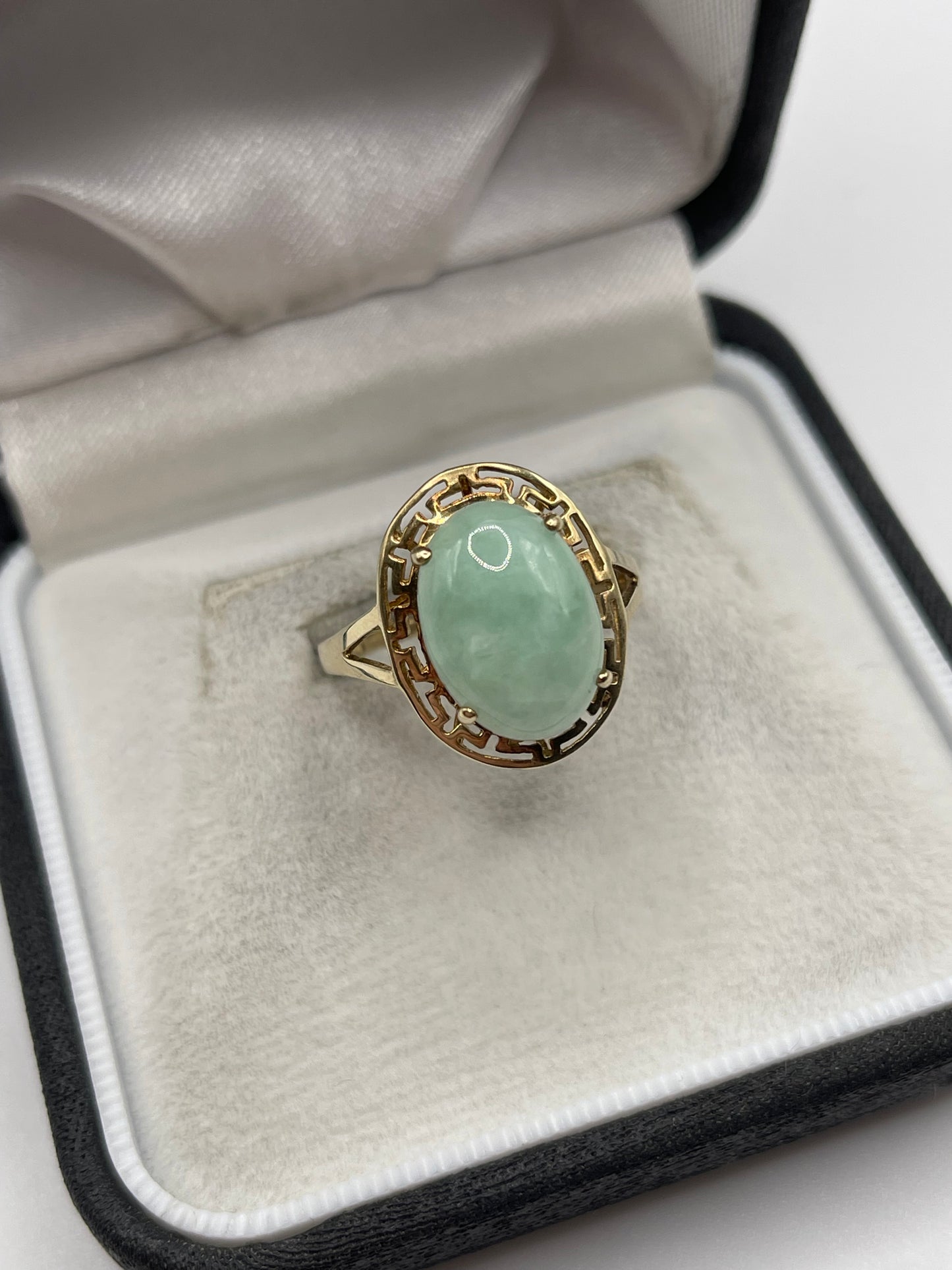 9ct gold jade ring