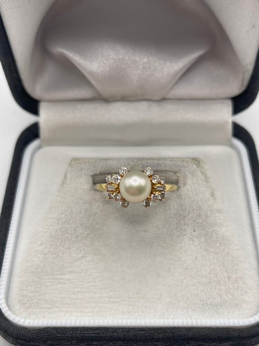 18ct gold pearl and diamond ring