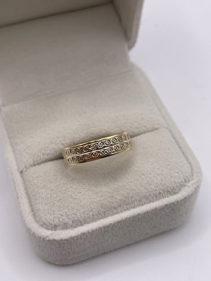 9ct gold patterned band