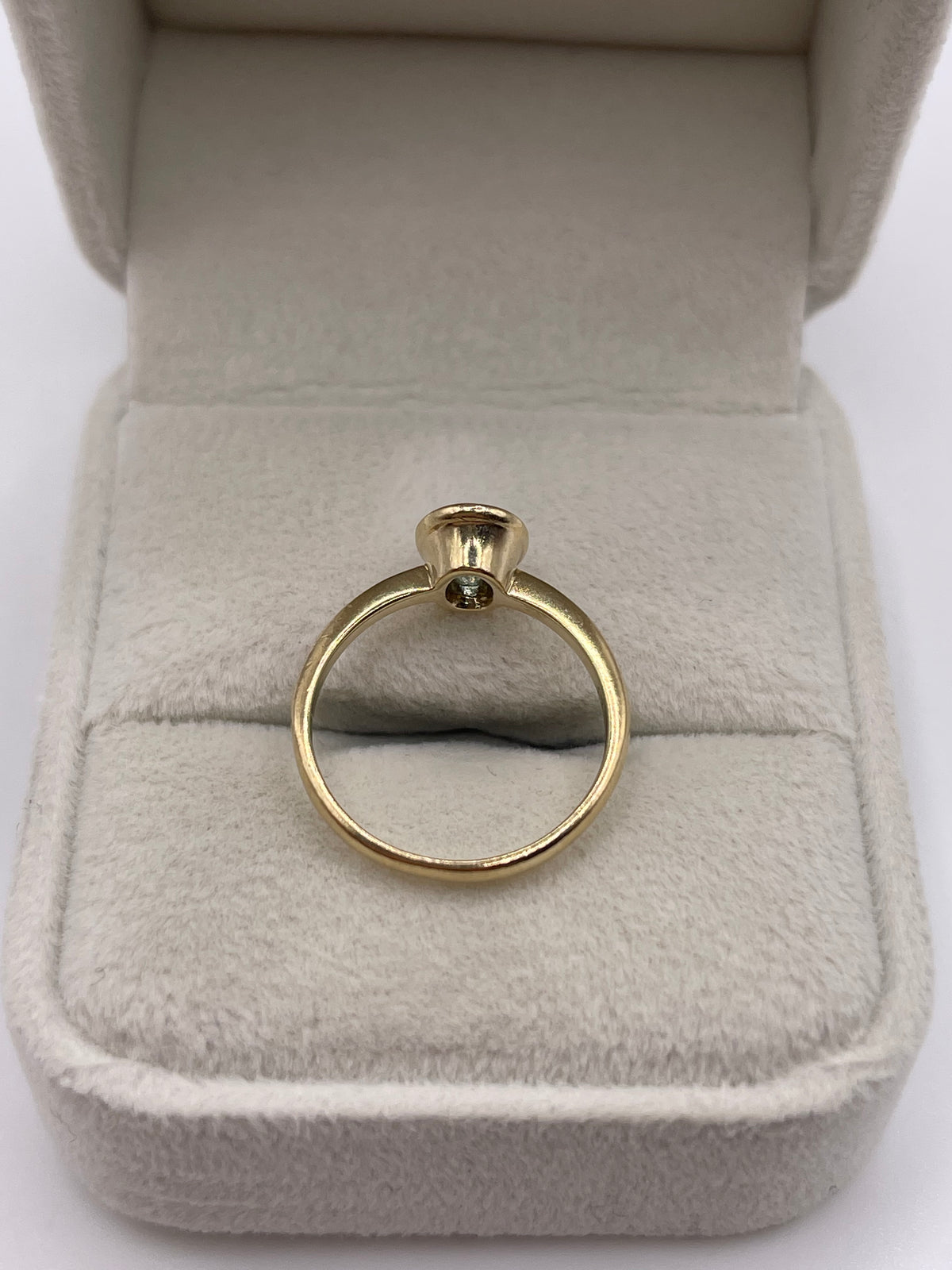 9ct gold topaz ring