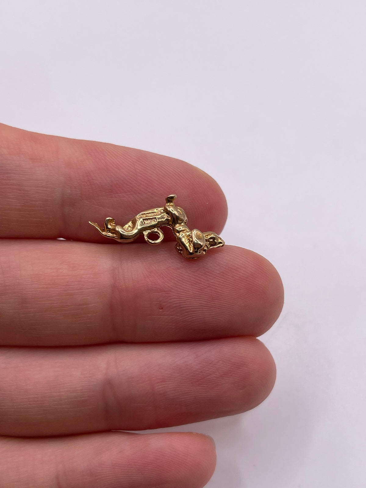 9ct gold dachshund charm