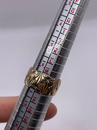 9ct gold patterned band