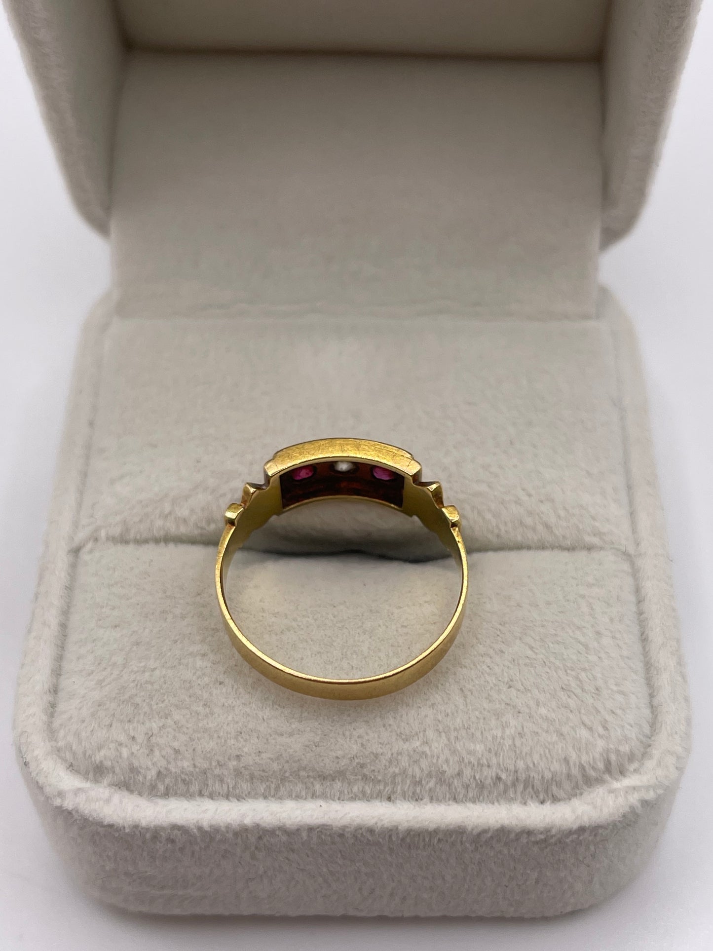 Antique 18ct gold ruby and diamond ring