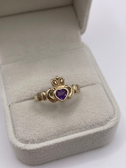 9ct gold amethyst claddagh ring