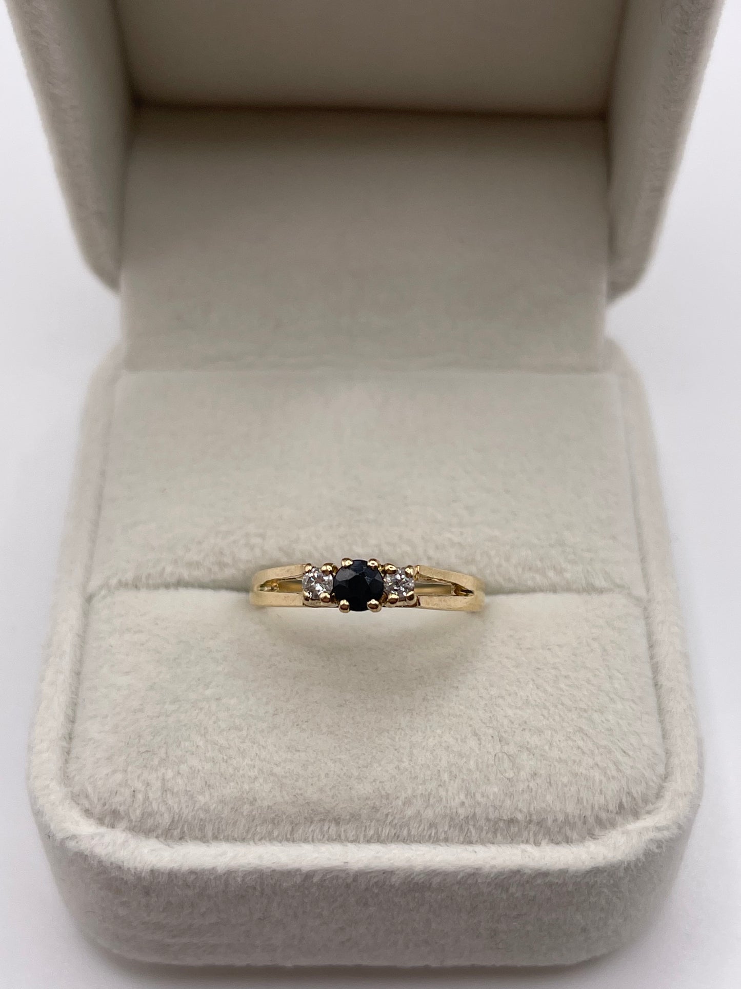 9ct gold sapphire and diamond ring