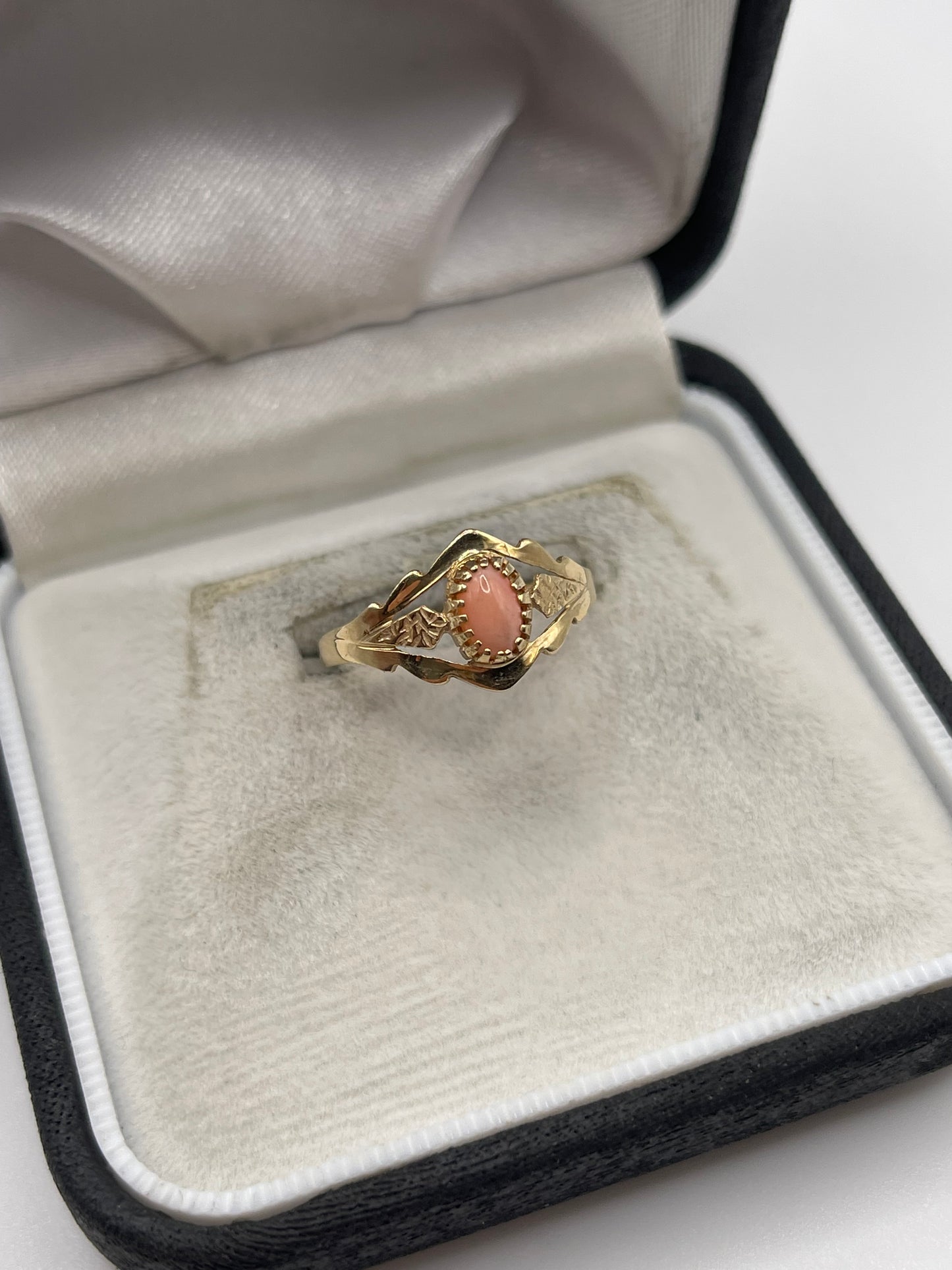 9ct gold coral ring