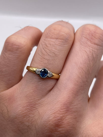 18ct gold sapphire and diamond ring