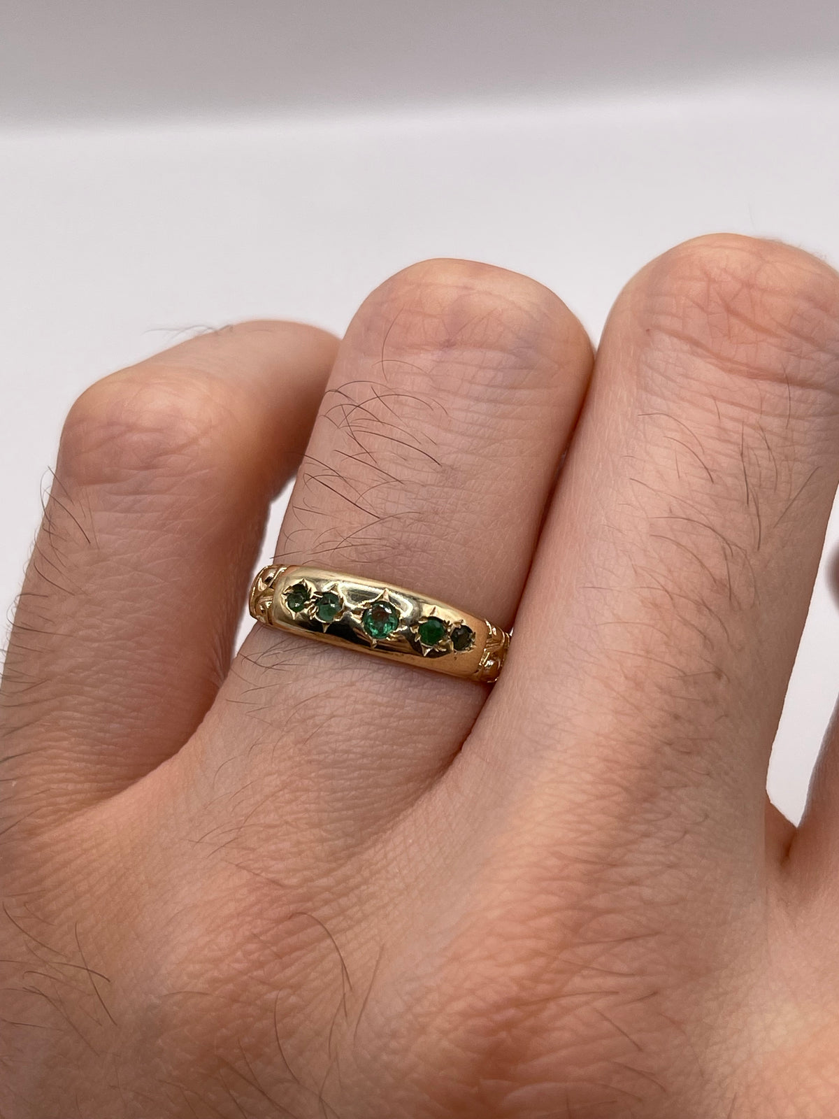 9ct gold emerald gypsy ring