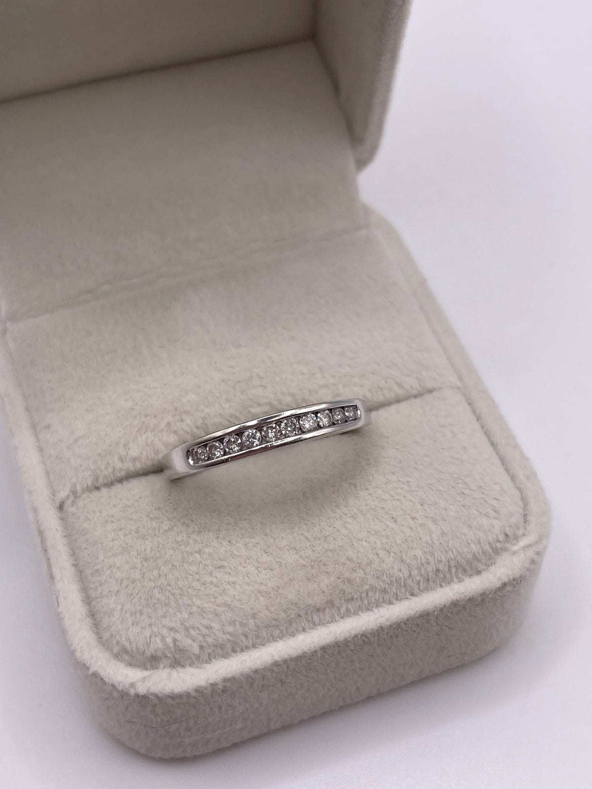 9ct white gold diamond ring