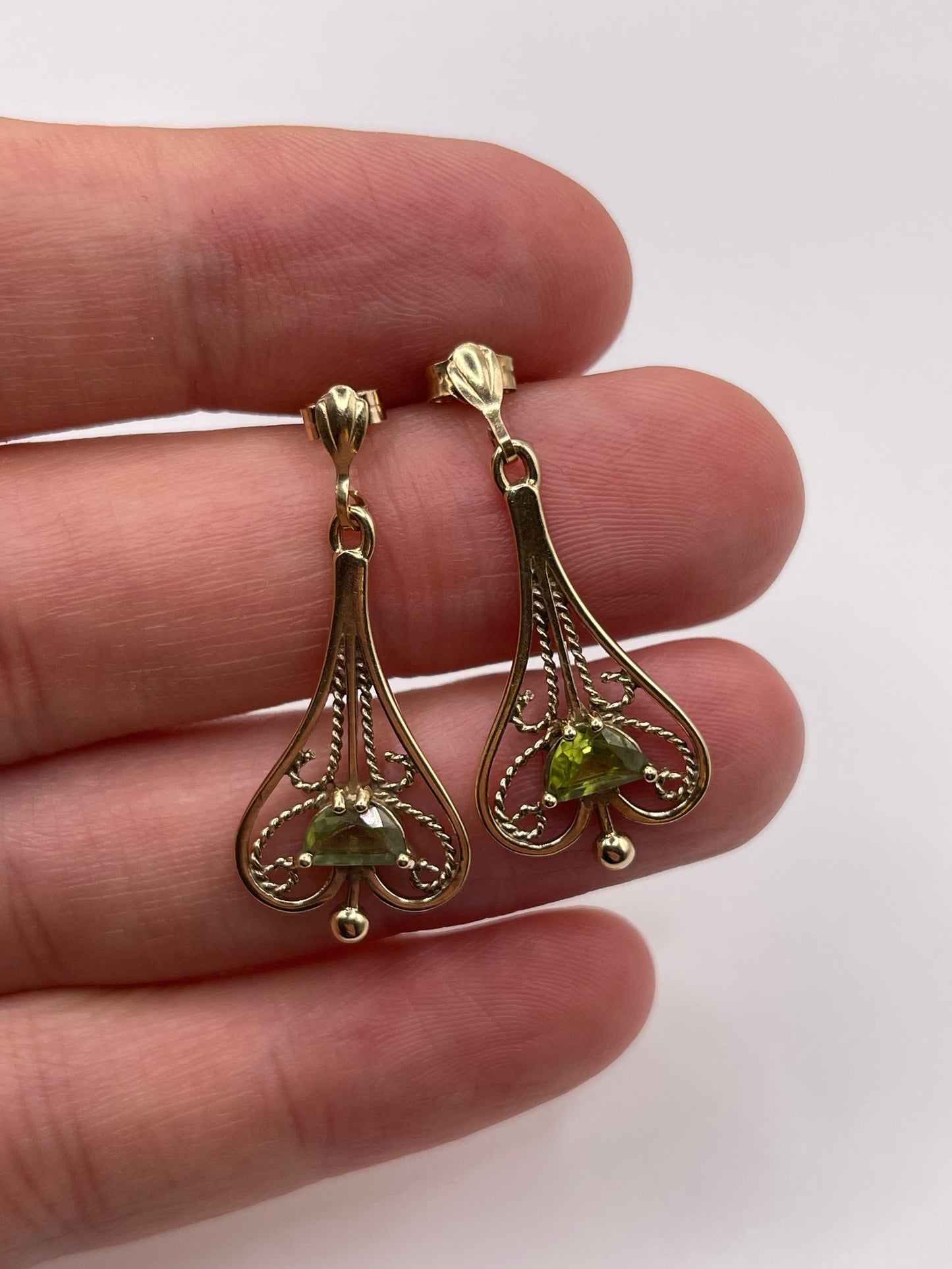 9ct gold quartz earrings