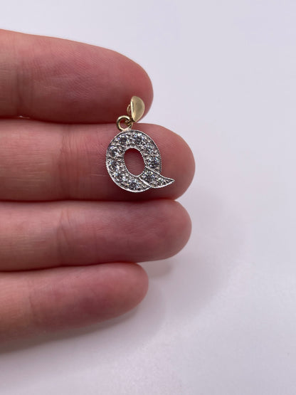 9ct gold cz initial Q pendant