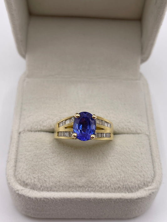 18ct gold tanzanite and diamond ring