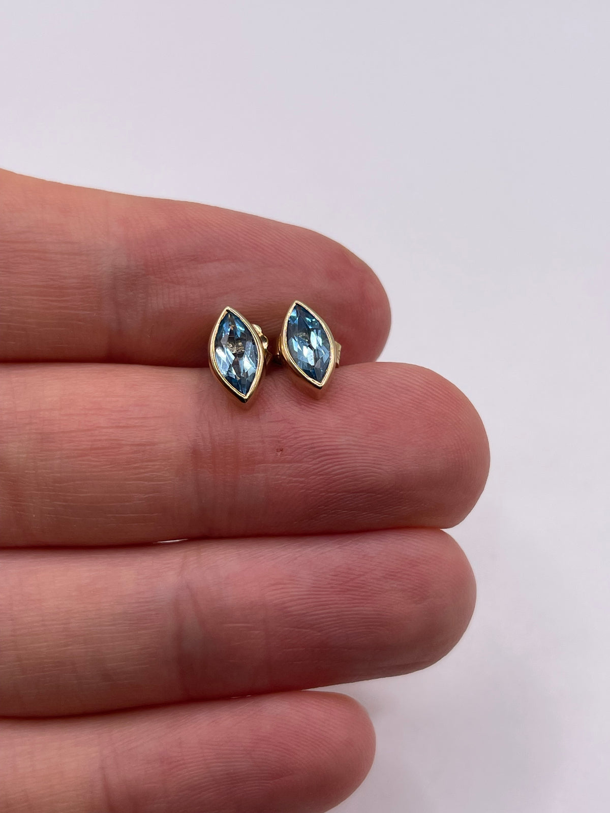 9ct gold topaz earrings