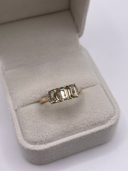 9ct gold quartz and diamond ring