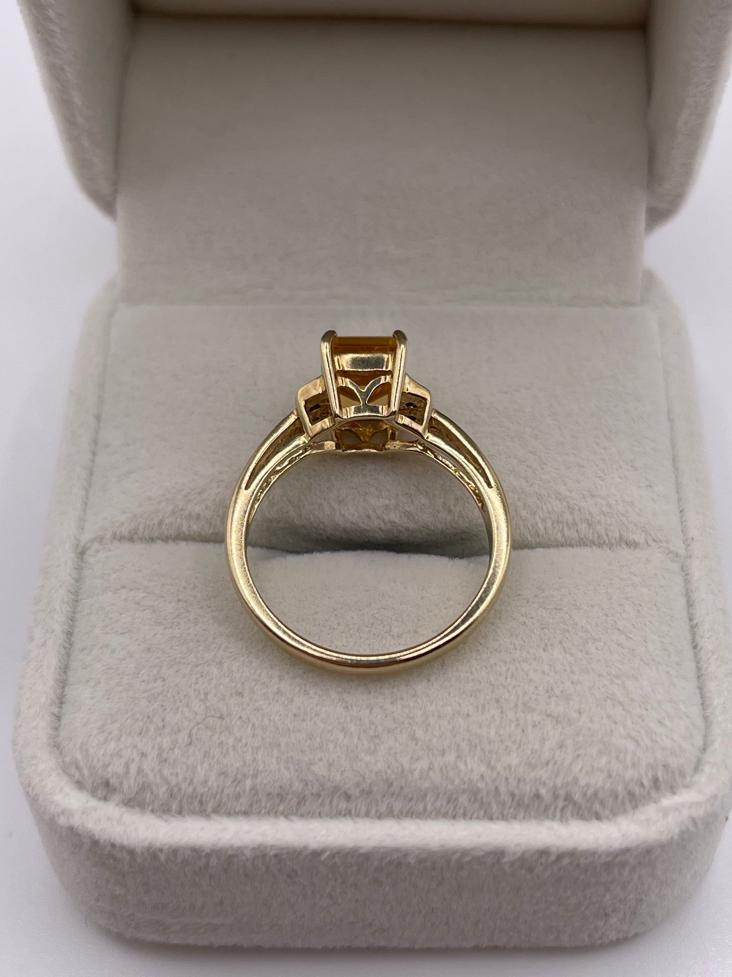 9ct gold citrine ring