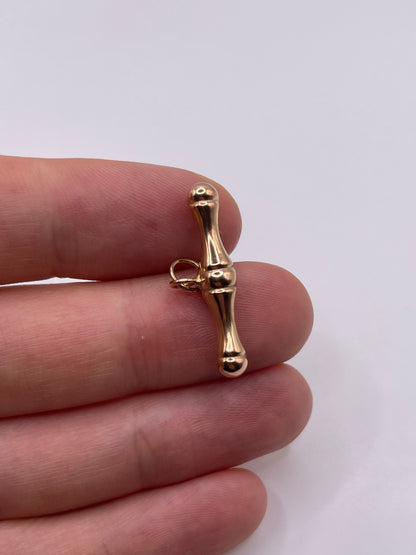 9ct gold t bar pendant