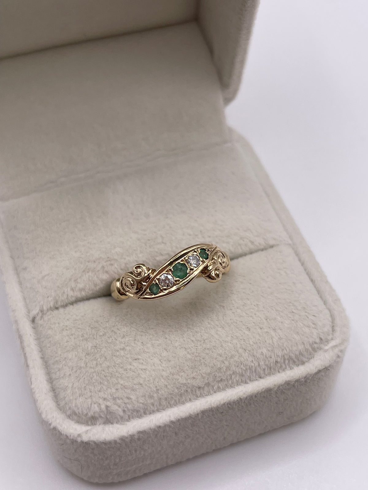 9ct gold emerald and diamond ring