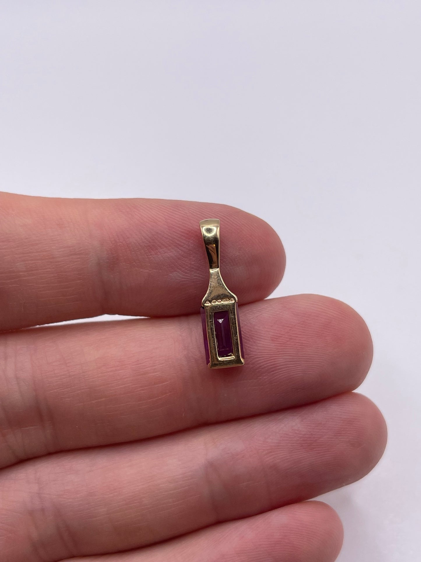 9ct gold amethyst pendant
