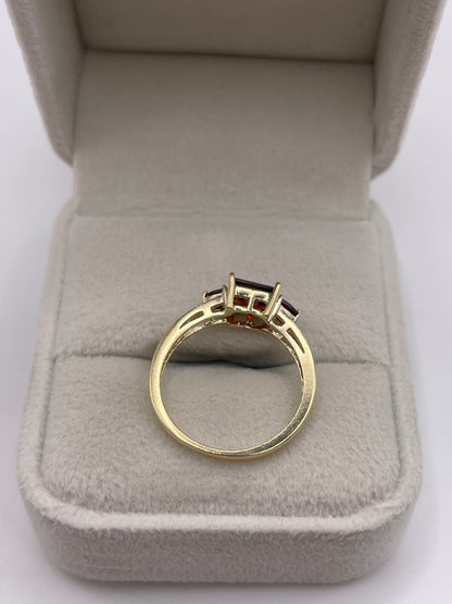 9ct gold garnet and diamond ring