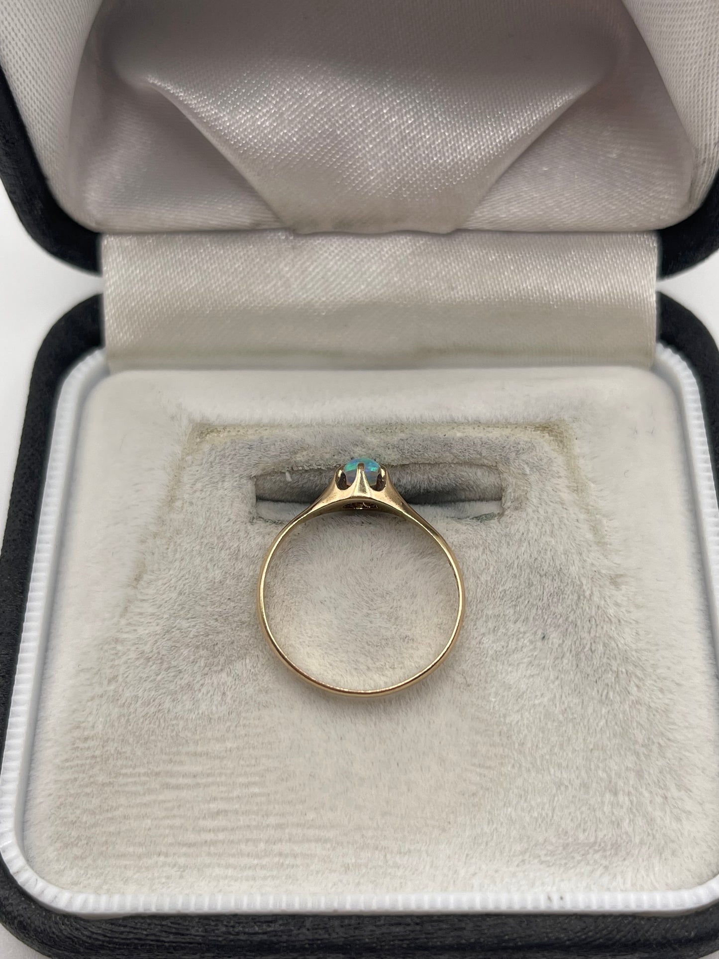 9ct gold opal gypsy ring