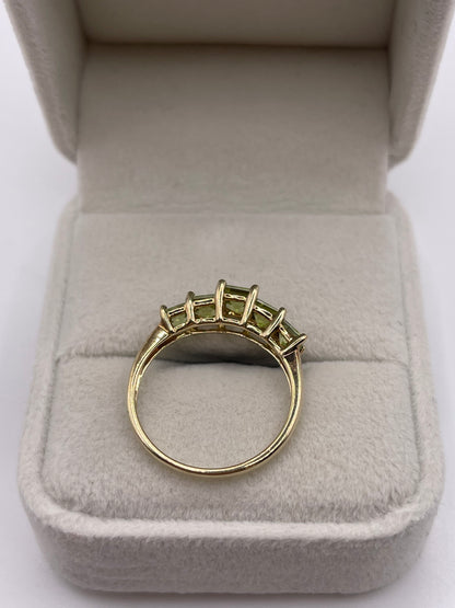 9ct gold peridot ring