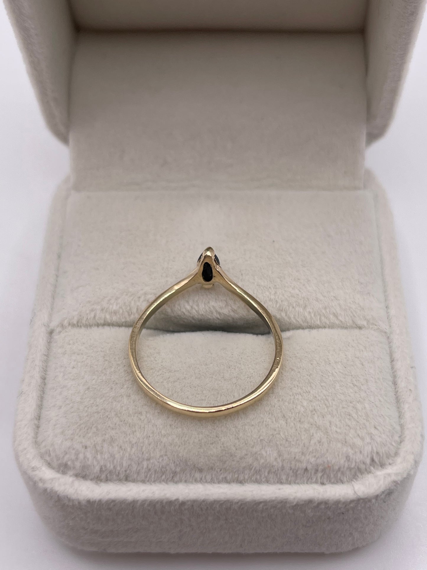 9ct gold sapphire wishbone ring
