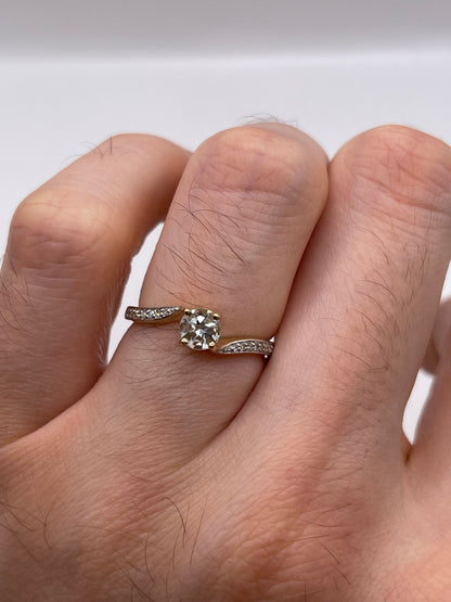 9ct gold aquamarine and diamond ring