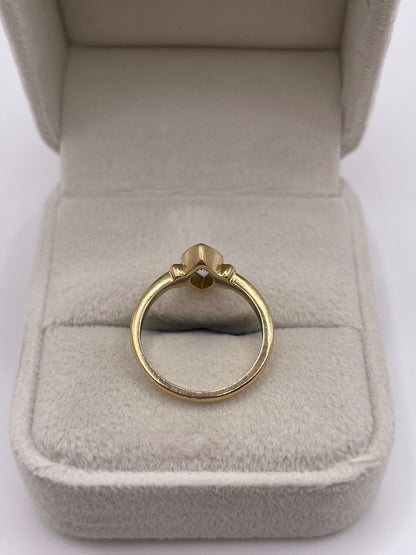 9ct gold aquamarine ring