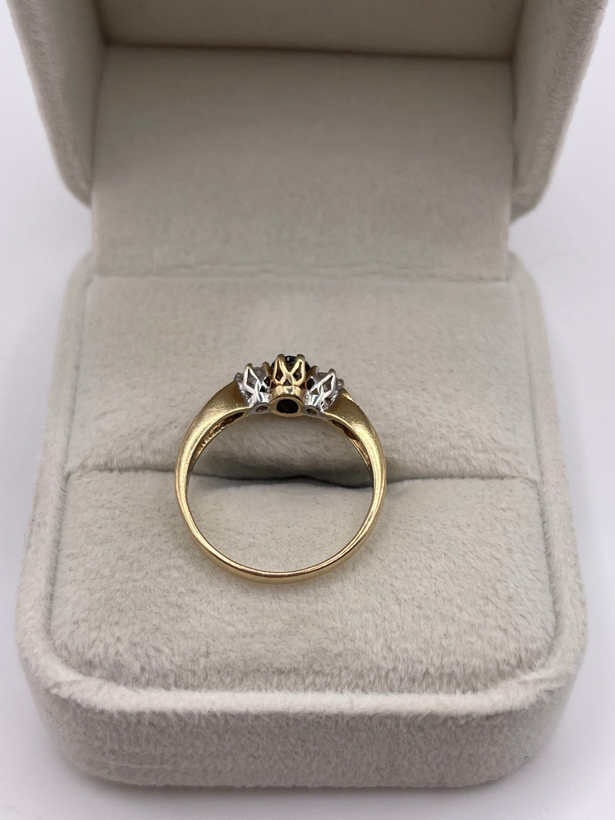 9ct gold sapphire and diamond ring