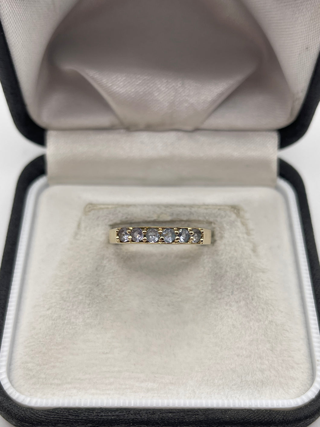 9ct gold tanzanite ring