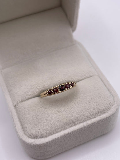 9ct gold garnet ring