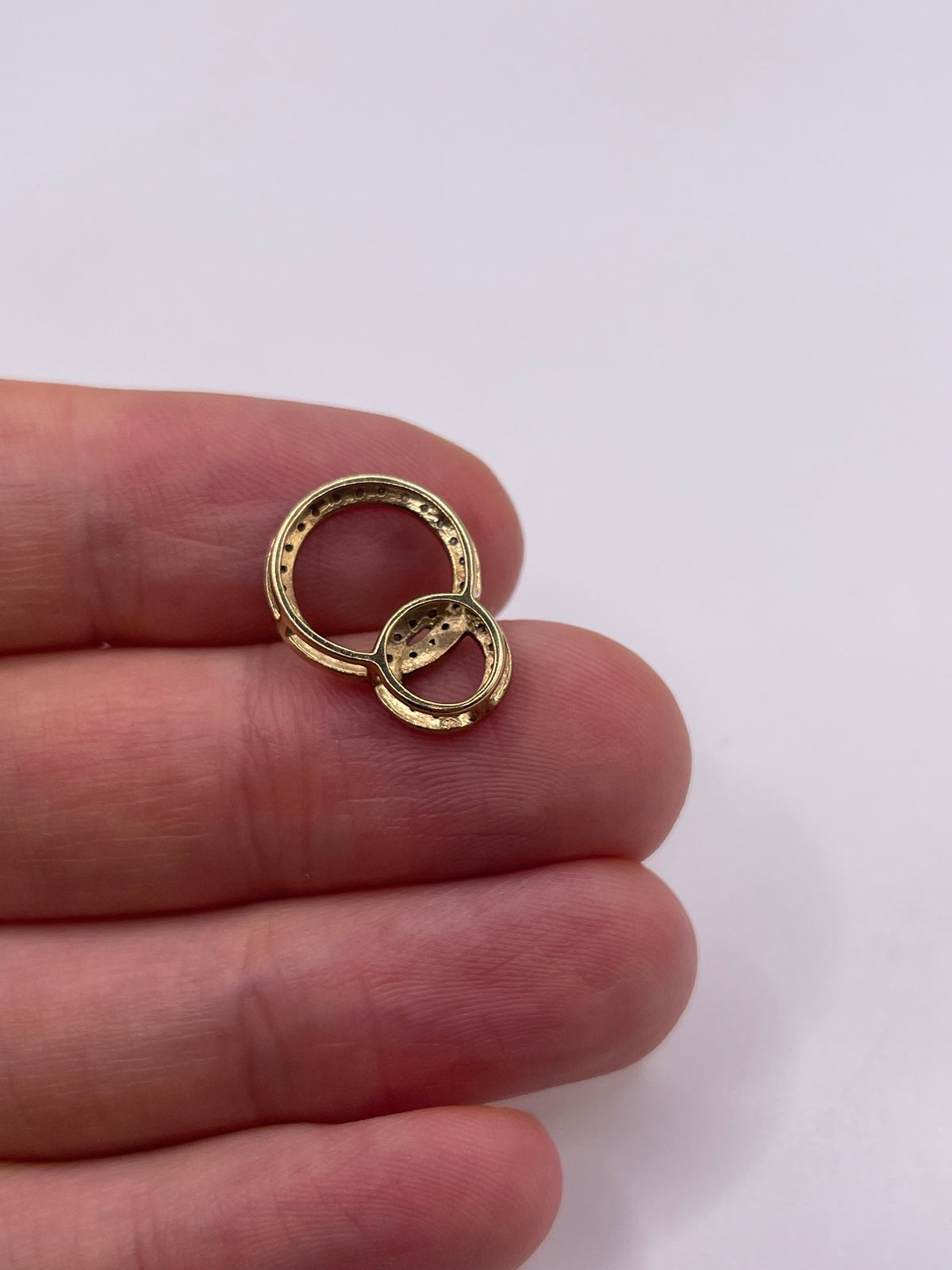 9ct gold diamond pendant
