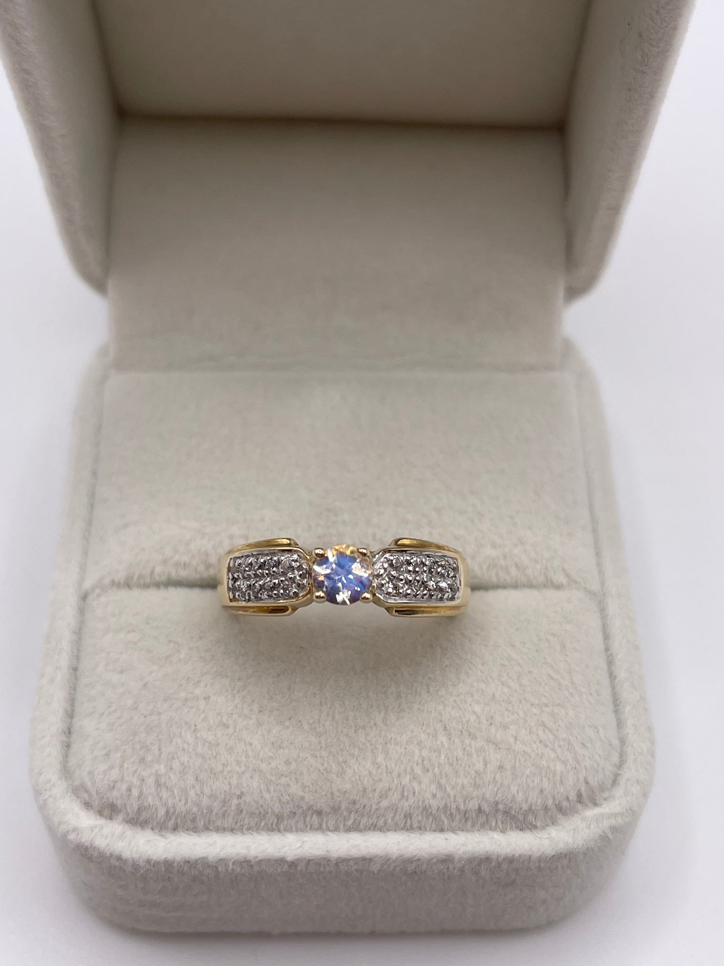 9ct gold rainbow moonstone and zircon ring