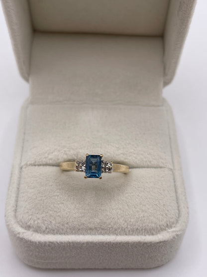 9ct gold topaz and diamond ring
